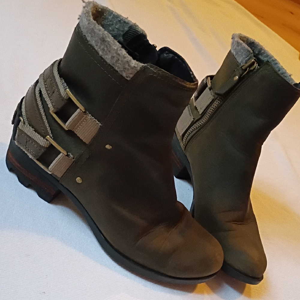 Sorel Olive Ankle Boots with Buckle Accents